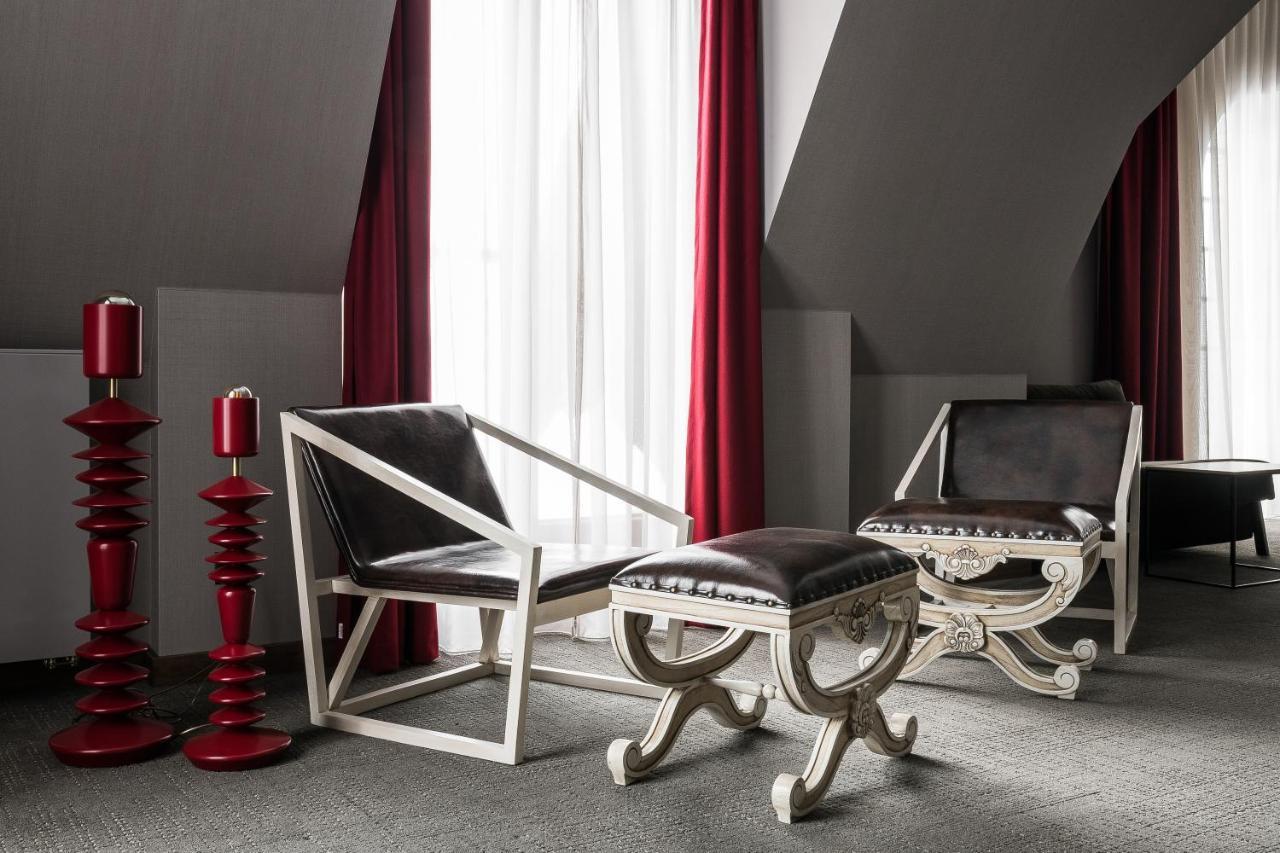 Nosalowy Park Hotel & Spa Zakopane Ngoại thất bức ảnh The "Y" chair and the "Y" chaise longue