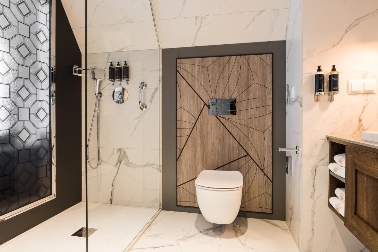 Nosalowy Park Hotel & Spa Zakopane Ngoại thất bức ảnh A modern bathroom